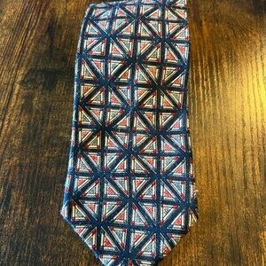 Towncraft Triangular Pattern Tie in Navy and Red Silk Tie Town Craft vintage Tie